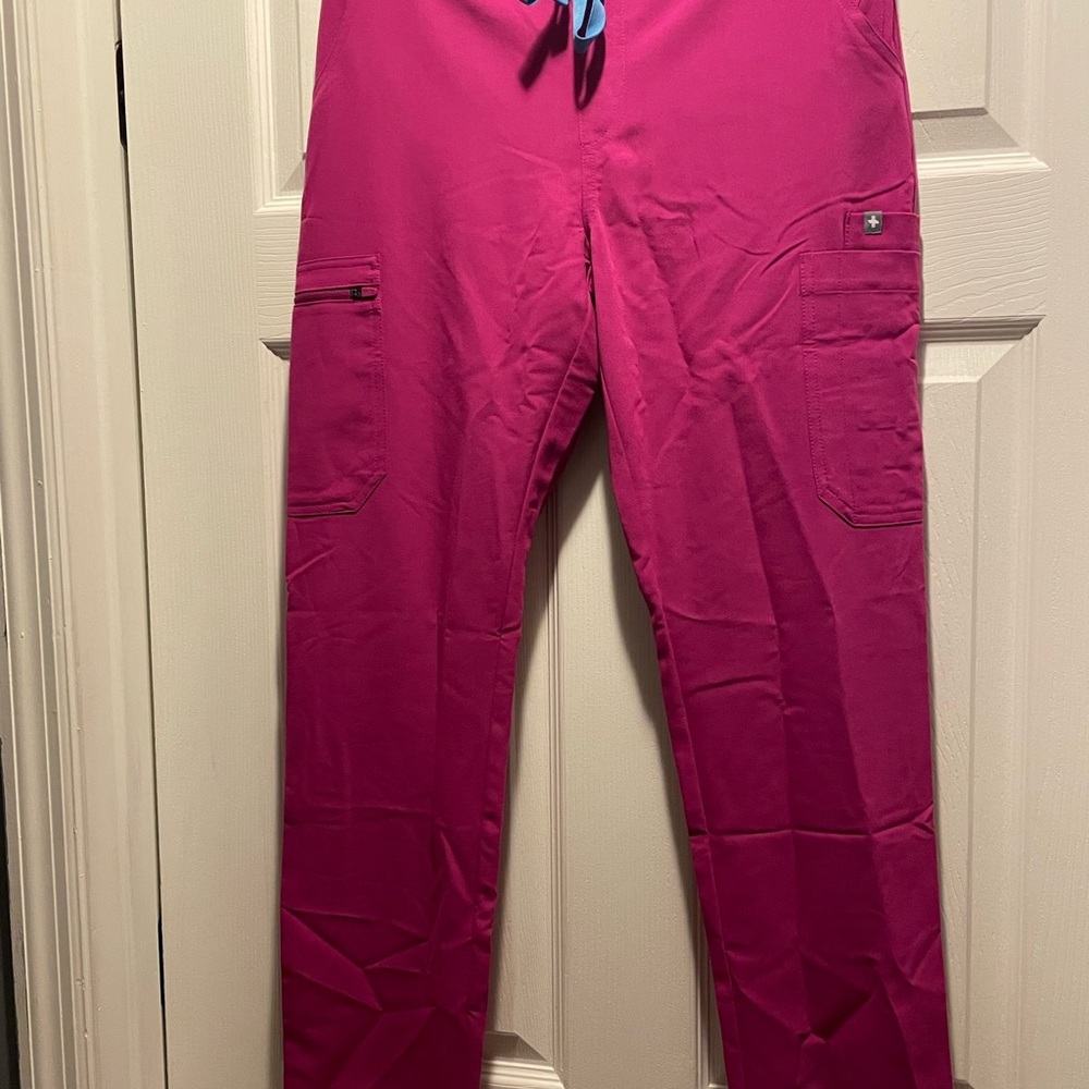 Figs Women's Skinny Pants Raspberry (shade of Pink).